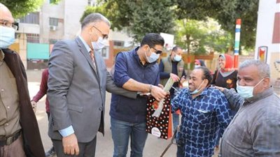 تكريم الطلاب المتفوقين بفصل الدمج بمدرسة 