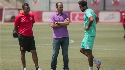 لاحتواء غضبه.. عبدالحفيظ يعقد جلسة خاصة مع نجم الفريق قبل نهائي كأس مصر