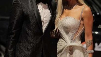 وصلة حب بين محمد زيدان وزوجته عبر