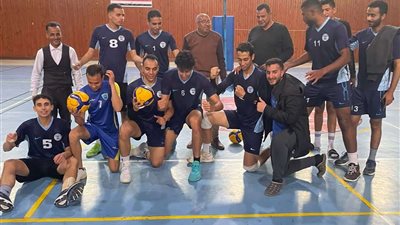 رئيس جامعة القناة يُهنئ منتخب كرة الطائرة لفوزه ببطولة الشهيد الرفاعي