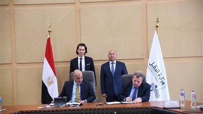 وزير النقل يشهد توقيع البروتوكول التنفيذي لافتتاح برامج أكاديمية مصر للنقل السككي