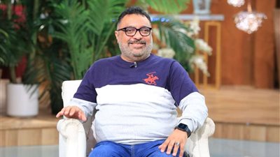 كحلاوة التمر بعد الصيام.. عبد الرحيم كمال يستعيد ذكريات الطفولة في عيد الأم