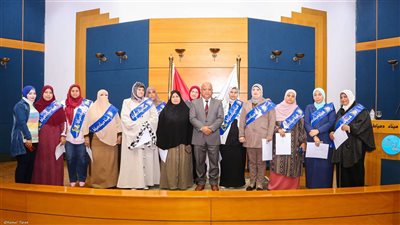 عرفاناً بدور الأم.. ميناء دمياط يكرم الأمهات المثاليات