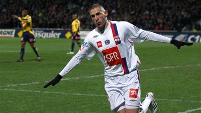 رئيس ليون : أحلم بعودة بنزيما إلى ليون كل يوم