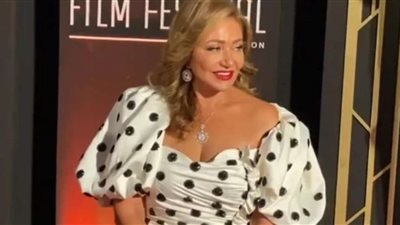سعر خيالي لفستان ليلى علوي بمهرجان القاهرة السينمائي