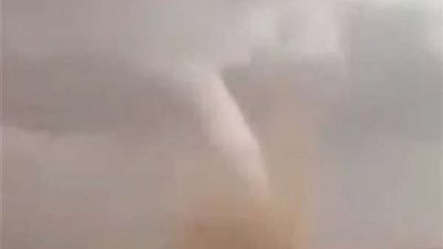 إعصار يضرب السعودية.. فيديو