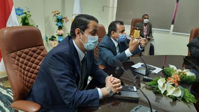 طنطاوي والقاضي يبحثان إنشاء المركز الإقليمي للاستشارات العلمية والتقنية لتنمية الوادي الجديد