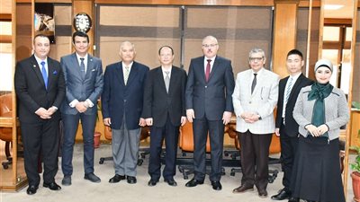 رئيس جامعة قناة السويس يستقبل المستشار التعليمي للسفارة الصينية