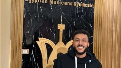 هل انتهت الأزمة؟ كواليس اجتماع ويجز مع مصطفى كامل في النقابة (صور)