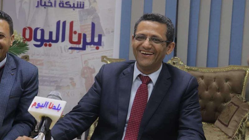 الكاتب الصحفي خالد