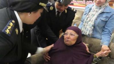 الداخلية توزع عبوات غذائية على المرأة المعيلة بالمحافظات