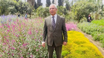 رئيس جامعة المنيا يفتتح معرض زهور الربيع بالمشتل التعليمي لكلية الزراعة