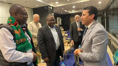 وزير الشباب والرياضة يؤازر منتخب مصر الأولمبي في مباراته أمام زامبيا