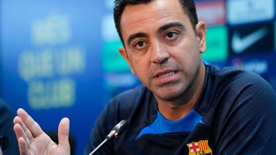 نجم برشلونة يصدم تشافي قبل الكلاسيكو  .. تفاصيل