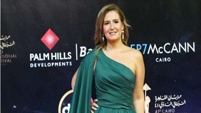 صورة خاطئة تكشف ارتباط هنا شيحة بنجل شقيق إلهام شاهين