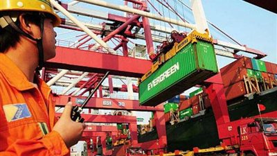 نمو صادرات الصين بفضل الطلب على المستلزمات الطبية والعمل عن بعد