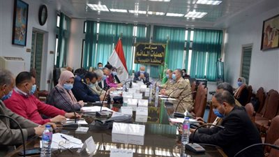 محافظ القليوبية يتابع غرفة عمليات إعادة النواب على مقعد قليوب والقناطر