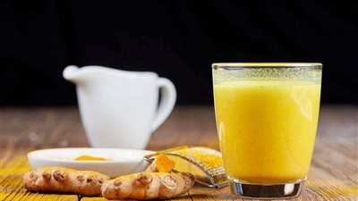 فوائد تناول حليب الكركم