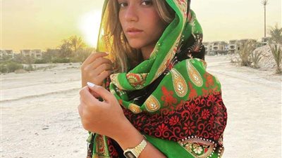 من داخل سيارتها..جلسة تصوير جديدة للفنانة آية سليم تخطف أنظار المتابعين