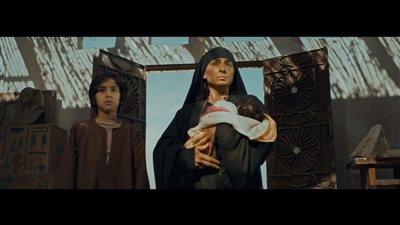 روجينا تدفن شعرها مع زوجها وترتدي ثوب الرجال في الحلقة الثانية 