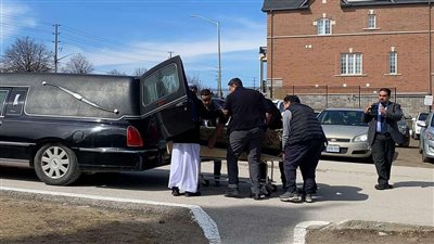 بالصور ..تشييع جنازة الإذاعية الكبيرة فضيلة توفيق بمدينة بيكرينج بــكندا
