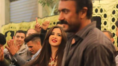 ياسمين عبد العزيز تقع في غرام الكوماندا..ننشر الصور الأولى من كواليس مسلسل ضرب نار