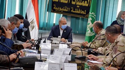 محافظ القليوبية يتابع من غرفة العمليات الرئيسية فتح اللجان الانتخابية