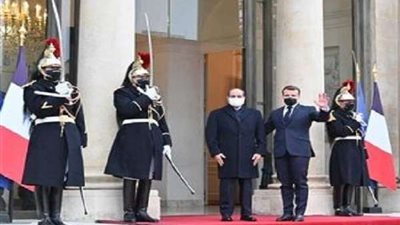 بعد وضع السيسي إكليل من الزهور.. قصة الجندي المجهول بفرنسا بعد 100 عام