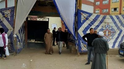 النجدة تساعد كفيف للأدلاء بصوته فى الغربية