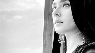 أحمد عيد يطلب الزواج من نيللى كريم بعملة نادرة 