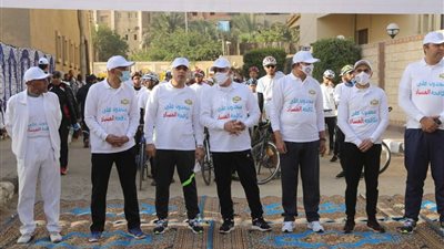 قيادات محافظة سوهاج يشاركون في ماراثون للجري والدراجات