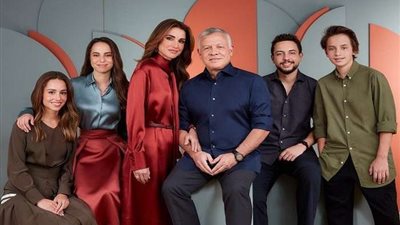 الملكة رانيا تودع 2020 بصورة مع أسرتها: عام حمل لنا ظروفاً غير عادية