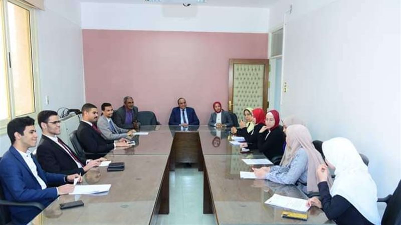 الاجتماع بين الجامعة