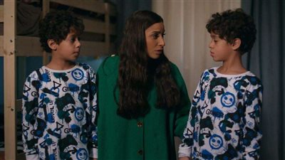 دينا الشربيني في تحدي للسيطرة على 7 أولاد في 