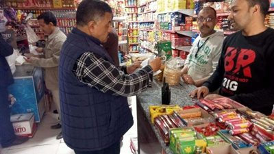 ضبط 14 مخالفة تموينية خلال حملة مكبرة على الأسواق والمخابز بالمنيا