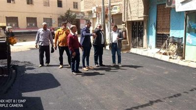 الوحدة المحلية لمركز مغاغة بالمنيا تواصل أعمال رصف ورفع كفاءة الطرق
