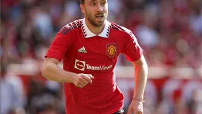 إريكسن يفاجئ جماهير اليونايتد ويقترب من العودة للملاعب