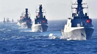 تراجع السفن المارة بقناة السويس.. الحكومة توضح الحقيقة