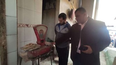 لإحكام الرقابة.. رئيس مدينة أشمون يتفقد مخابز المركز