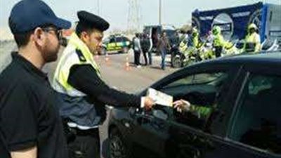 رصد 2069 مخالفة مرورية لعدم تركيب الملصق الإلكتروني