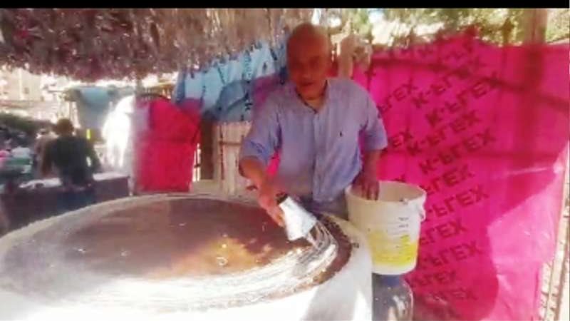 اثناء عمل الكنافة