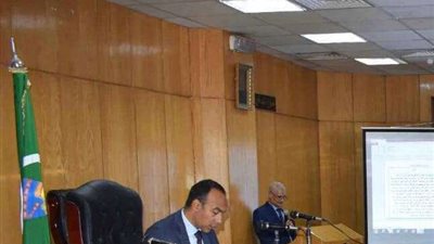 نائب محافظ المنيا يناقش الموقف التنفيذي للمؤشرات السكانية