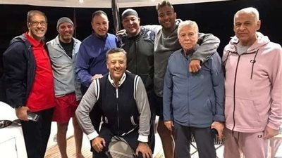 غضب زملكاوي ضد ميدو بعد ظهوره مع الخطيب وحسن حمدي.. صور