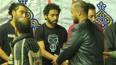 بالصور.. عزاء والد حسين الشحات