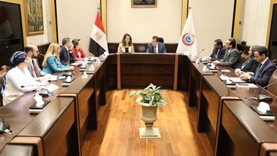 وزير الصحة يبحث مع الدكتورة غادة والي سبل التعاون بالموضوعات ذات الاهتمام المشترك