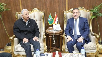 محافظ المنوفية ومستشار رئيس الوزراء يناقشان نسب تنفيذ المشروعات