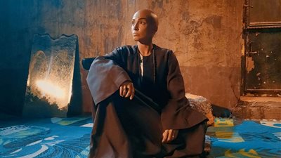 مسلسل ستهم الحلقة 7.. روجينا تفاجئ الجمهور بحلق شعرها زيرو بعد مقتل ابنها