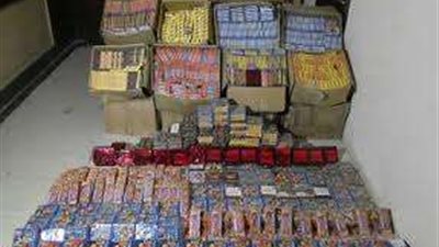 ضبط 9000 صاروخ ألعاب نارية بحوزة شخصين بالإسكندرية