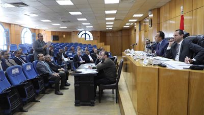 نائب محافظ المنيا يوجه بتكثيف الحملات التموينية على منافذ السلع ومعارض أهلًا رمضان