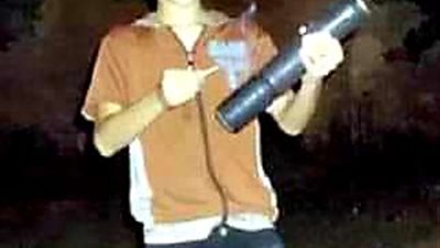 قانوني يكشف عقوبة حيازة الألعاب النارية